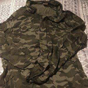 Women’s Camo Blouse